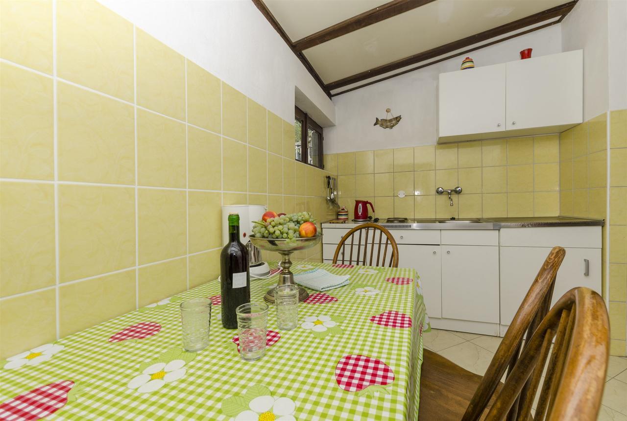 Apartment Boris Gornja Brela Eksteriør billede