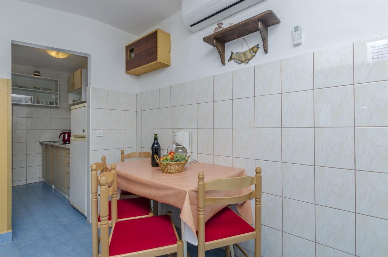 Apartment Boris Gornja Brela Eksteriør billede
