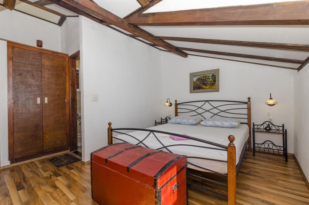 Apartment Boris Gornja Brela Eksteriør billede