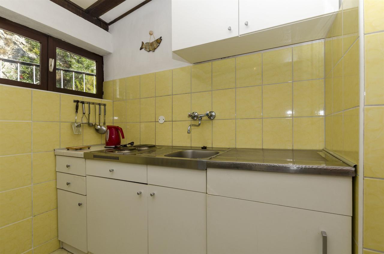 Apartment Boris Gornja Brela Eksteriør billede